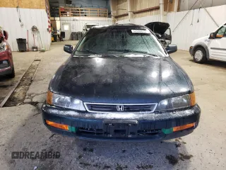1996 Honda Accord EX with VIN 1HGCD5658TA248126, listed as a Copart auction lot 44596815 with 182,856 mi miles and Clean Title. Bid and sale history available at DreamBid. Image 5.