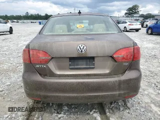 2014 Volkswagen Jetta TDI w/Premium/Nav с VIN 3VWLL7AJ8EM253721, выставлен на аукционе Copart как лот 61551515 с пробегом 155 745 миль миль и Чистый • Clean title. История ставок и продаж доступна на DreamBid. Изображение 6.