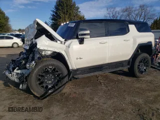 2025 GMC Hummer EV 2X with VIN 1GKB0NDE5SU102096, listed as a Copart auction lot 47083615 with 8,713 mi miles and Salvage Title. Bid and sale history available at carsss.com. Image 1.