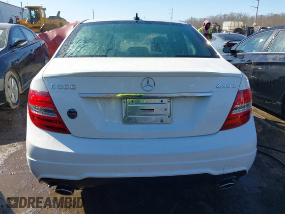 2013 Mercedes-Benz C-Class C 300 Sport with VIN WDDGF8AB6DR288450, listed as a IAAI auction lot 41440383 with 65,588 mi miles. Bid and sale history available at carsss.com. Image 16.
