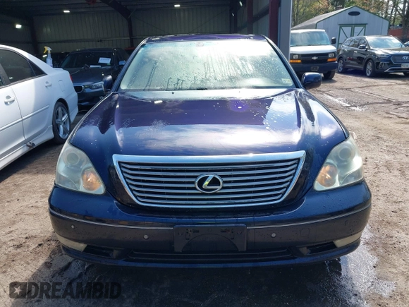 2004 Lexus LS 430 with VIN JTHBN36F740134774, listed as a IAAI auction lot 42023215 with 231,806 mi miles. Bid and sale history available at carsss.com. Image 12.