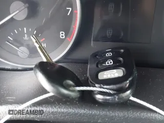 2017 Hyundai Elantra SE z VIN KMHD74LF9HU090298, wystawiony jako IAAI lot #42102240 z przebiegiem 141 606 mil mil oraz . Historia ofert i sprzedaży dostępna na DreamBid. Obrazek 11.