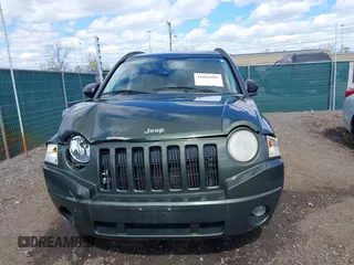 2007 Jeep Compass Sport with VIN 1J8FF47W17D585046, listed as a IAAI auction lot 41866995 with 148,196 mi miles. Bid and sale history available at carsss.com. Image 6.