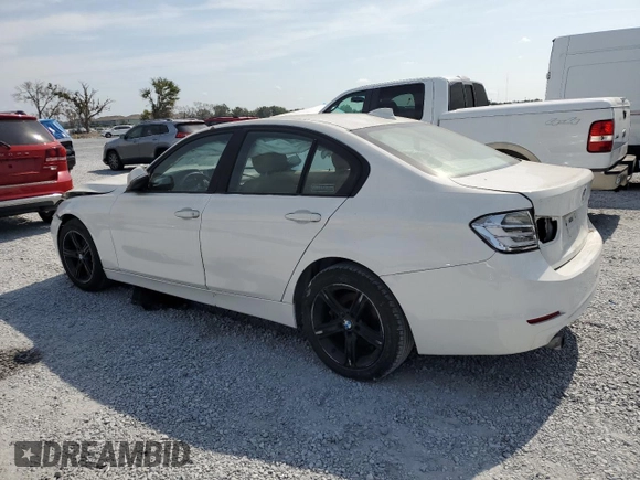 2013 BMW 3 Series 320i z VIN WBA3B1C57DK128974, wystawiony jako Copart lot #58858745 z przebiegiem Nie podano mil oraz Czysty tytuł • Clean title. Historia ofert i sprzedaży dostępna na DreamBid. Obrazek 2.