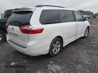 2018 Toyota Sienna LE Auto Access Seat with VIN 5TDKZ3DC7JS962959, listed as a IAAI auction lot 41614517 with 89,362 mi miles. Bid and sale history available at carsss.com. Image 4.