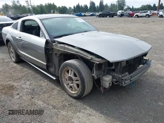 2008 Ford Mustang Deluxe with VIN 1ZVHT80N485182883, listed as a IAAI auction lot 42615739 with 203,793 mi miles and . Bid and sale history available at DreamBid. Image 6.