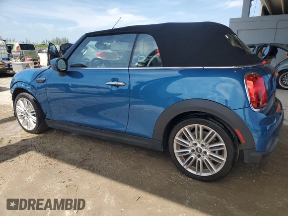 2024 MINI Convertible Cooper S z VIN WMW43DL04R3S24716, wystawiony jako Copart lot #63449955 z przebiegiem 11 863 mil mil oraz Nie do naprawy • Non repairable. Historia ofert i sprzedaży dostępna na DreamBid. Obrazek 2.
