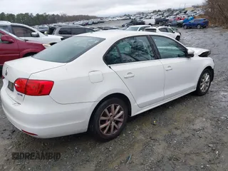2013 Volkswagen Jetta SE with VIN 3VWDX7AJ2DM384537, listed as a IAAI auction lot 41548219 with 86,172 mi miles and . Bid and sale history available at DreamBid. Image 4.