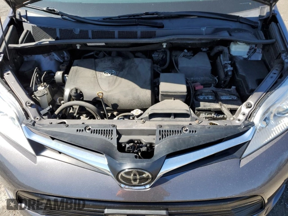 2019 Toyota Sienna LE Auto Access Seat with VIN 5TDKZ3DC5KS008521, listed as a Copart auction lot 53512695 with 147,488 mi miles and Salvage title. Bid and sale history available at DreamBid. Image 14.