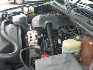 2002 Chevrolet Silverado 1500 LS с VIN 2GCEK19T221282748, выставлен на аукционе IAAI как лот 43031672 с пробегом 272 337 миль миль и . История ставок и продаж доступна на DreamBid. Изображение 13.