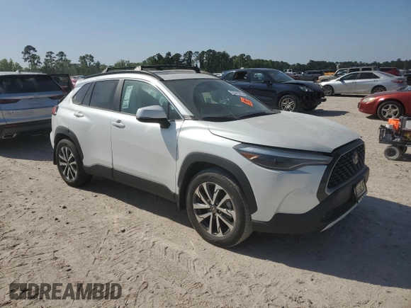 2022 Toyota Corolla Cross XLE with VIN 7MUDAAAG2NV013763, listed as a Copart auction lot 53041385 with 13 mi miles and Clean title. Bid and sale history available at DreamBid. Image 4.