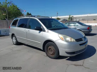 2004 Toyota Sienna CE with VIN 5TDZA23CX4S210033, listed as a IAAI auction lot 42086059 with 271,521 mi miles. Bid and sale history available at carsss.com. Image 1.