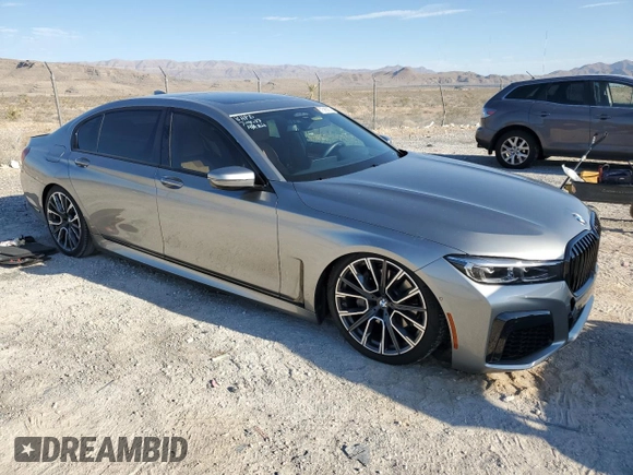 2022 BMW 7 Series 740i with VIN WBA7T2C01NCK85520, listed as a Copart auction lot 63442793 with 8,472 mi miles. Bid and sale history available at carsss.com. Image 4.
