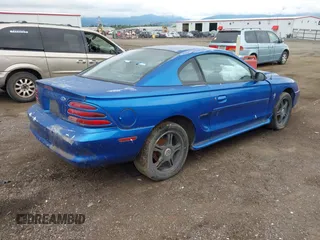 1995 Ford Mustang z VIN 1FALP4046SF207937, wystawiony jako IAAI lot #42222338 z przebiegiem 228 850 mil mil oraz . Historia ofert i sprzedaży dostępna na DreamBid. Obrazek 4.