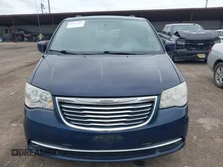 2013 Chrysler Town & Country Touring z VIN 2C4RC1BG1DR677083, wystawiony jako IAAI lot #42317204 z przebiegiem 204 879 mil mil oraz . Historia ofert i sprzedaży dostępna na DreamBid. Obrazek 6.