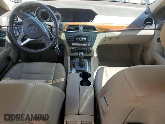 2014 Mercedes-Benz C 250 Sport с VIN WDDGF4HB1ER306501, выставлен на аукционе Copart как лот 73773934 с пробегом Не указан миль и Списание • Salvage title. История ставок и продаж доступна на DreamBid. Изображение 8.
