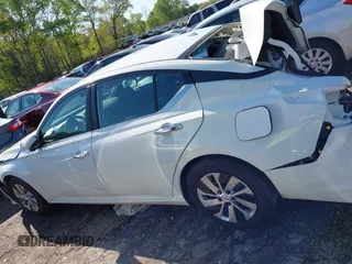2019 Nissan Altima S with VIN 1N4BL4BVXKC155016, listed as a IAAI auction lot 41980978 with 97,688 mi miles and . Bid and sale history available at carsss.com. Image 14.
