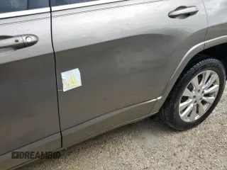 2018 Jeep Cherokee z VIN 1C4PJLJX3JD574417, wystawiony jako Copart lot #75077584 z przebiegiem Nie podano mil oraz Nie do naprawy • Non repairable. Historia ofert i sprzedaży dostępna na DreamBid. Obrazek 13.