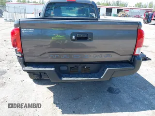 2016 Toyota Tacoma SR z VIN 5TFRX5GN8GX062166, wystawiony jako IAAI lot #42257541 z przebiegiem 166 354 mil mil oraz . Historia ofert i sprzedaży dostępna na DreamBid. Obrazek 6.