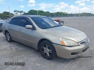 2006 Honda Accord EX-L z VIN 1HGCM56836A176959, wystawiony jako IAAI lot #42176306 z przebiegiem 260 715 mil mil oraz . Historia ofert i sprzedaży dostępna na DreamBid. Obrazek 1.