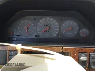 1998 Volvo S90 с VIN YV1KS9605W1128293, выставлен на аукционе IAAI как лот 42332645 с пробегом 252 576 миль миль и . История ставок и продаж доступна на DreamBid. Изображение 7.