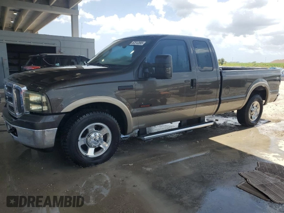 2005 Ford F-250 XL z VIN 1FTSX20P95EB03036, wystawiony jako Copart lot #52512595 z przebiegiem 135 678 mil mil oraz Czysty tytuł • Clean title. Historia ofert i sprzedaży dostępna na DreamBid. Obrazek 1.