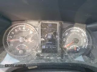 2020 Toyota Tacoma SR5 z VIN 3TMCZ5AN1LM304823, wystawiony jako Copart lot #52944755 z przebiegiem 92 244 mil mil oraz Szkoda całkowita • Salvage title. Historia ofert i sprzedaży dostępna na DreamBid. Obrazek 9.