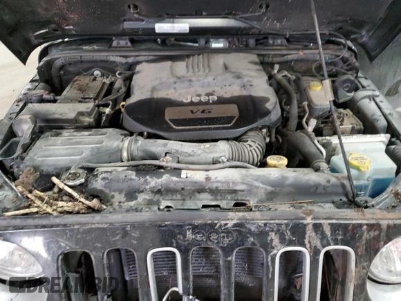 2018 Jeep Wrangler JK Unlimited Sahara with VIN 1C4HJWEG0JL918663, listed as a Copart auction lot 83179554 with 112,921 mi miles and Salvage Title. Bid and sale history available at carsss.com. Image 11.