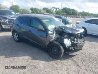 2022 Nissan Kicks S z VIN 3N1CP5BV9NL494192, wystawiony jako IAAI lot #41224280 z przebiegiem Nie podano mil oraz . Historia ofert i sprzedaży dostępna na DreamBid. Obrazek 1.