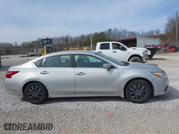 2017 Nissan Altima S z VIN 1N4AL3AP3HN320457, wystawiony jako IAAI lot #41666018 z przebiegiem 158 643 mil mil oraz . Historia ofert i sprzedaży dostępna na DreamBid. Obrazek 13.
