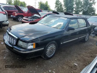 1999 Cadillac DeVille z VIN 1G6KD54Y7XU760054, wystawiony jako Copart lot #65751424 z przebiegiem 120 969 mil mil oraz Szkody całkowita. Historia ofert i sprzedaży dostępna na DreamBid. Obrazek 1.