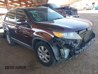 2013 Kia Sorento LX with VIN 5XYKT4A26DG368495, listed as a IAAI auction lot 41332267 with 226,386 mi miles. Bid and sale history available at carsss.com. Image 1.