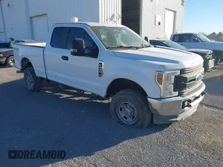 2019 Ford Super Duty F-250 SRW XL with VIN 1FT7X2B6XKEG54873, listed as a IAAI auction lot 41665661 with 171,441 mi miles. Bid and sale history available at carsss.com. Image 1.