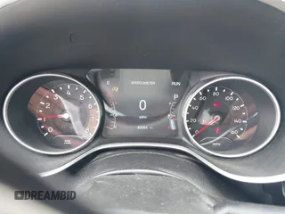 2020 Jeep Compass Limited z VIN 3C4NJCCB9LT108111, wystawiony jako IAAI lot #42369664 z przebiegiem 83 355 mil mil oraz . Historia ofert i sprzedaży dostępna na DreamBid. Obrazek 7.