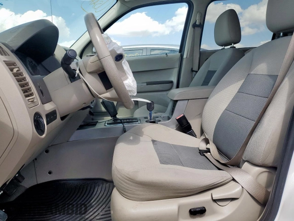 2008 Ford Escape XLT с VIN 1FMCU03158KC69094, выставлен на аукционе Copart как лот 56018345 с пробегом 218 497 миль миль и Списание • Salvage title. История ставок и продаж доступна на DreamBid. Изображение 7.