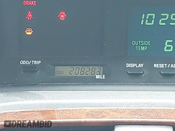 2001 Toyota Avalon XL z VIN 4T1BF28B01U175072, wystawiony jako IAAI lot #42114046 z przebiegiem 208 283 mil mil oraz . Historia ofert i sprzedaży dostępna na DreamBid. Obrazek 16.