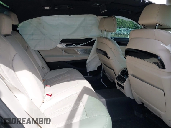 2022 BMW 7 Series 750i xDrive с VIN WBA7U2C0XNCH39635, выставлен на аукционе IAAI как лот 42182523 с пробегом Не указан миль и . История ставок и продаж доступна на DreamBid. Изображение 8.