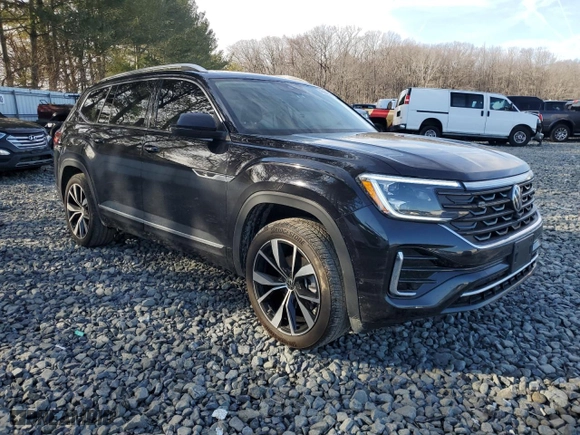 2024 Volkswagen Atlas 2.0T SEL Premium R-Line with VIN 1V2FR2CA9RC551019, listed as a Copart auction lot 45924805 with 10,324 mi miles and Salvage Title. Bid and sale history available at carsss.com. Image 4.