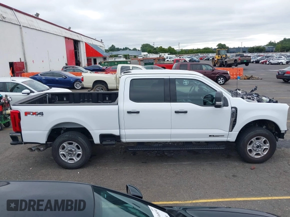 2025 Ford F-250 XL z VIN 1FT7W2BT1SED32938, wystawiony jako IAAI lot #42831510 z przebiegiem 7 496 mil mil oraz . Historia ofert i sprzedaży dostępna na DreamBid. Obrazek 14.