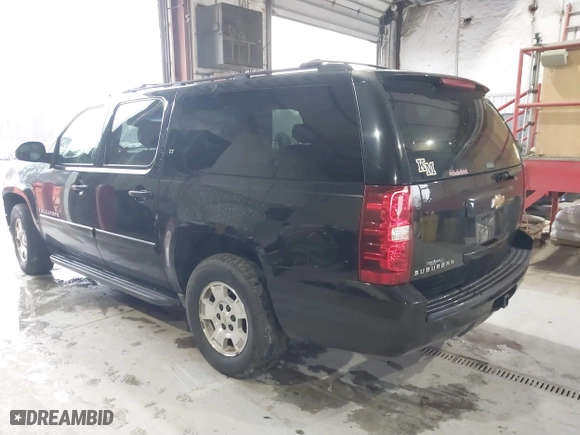 2007 Chevrolet Suburban LT with VIN 3GNFC16067G318779, listed as a IAAI auction lot 41560427 with 209,104 mi miles. Bid and sale history available at carsss.com. Image 3.