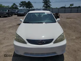 2005 Toyota Camry STD z VIN 4T1BE32K45U024498, wystawiony jako Copart lot #57498975 z przebiegiem 212 549 mil mil oraz Szkoda całkowita • Salvage title. Historia ofert i sprzedaży dostępna na DreamBid. Obrazek 5.