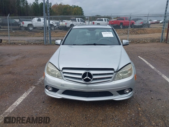 2010 Mercedes-Benz C 300 Sport z VIN WDDGF5EB6AR111658, wystawiony jako IAAI lot #41044200 z przebiegiem 140 599 mil mil oraz . Historia ofert i sprzedaży dostępna na DreamBid. Obrazek 12.