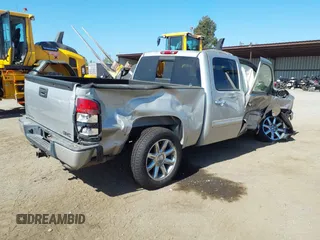2008 GMC Sierra Denali z VIN 2GTEK638681283475, wystawiony jako IAAI lot #40102217 z przebiegiem 179 733 mil mil oraz . Historia ofert i sprzedaży dostępna na DreamBid. Obrazek 4.