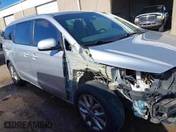 2021 Kia Sedona EX with VIN KNDMB5C11M6664811, listed as a IAAI auction lot 41390328 with 128,568 mi miles. Bid and sale history available at carsss.com. Image 14.
