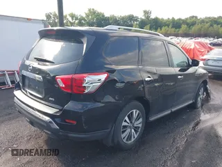 2017 Nissan Pathfinder Platinum with VIN 5N1DR2MM7HC639367, listed as a IAAI auction lot 42731415 with 89,673 mi miles and . Bid and sale history available at DreamBid. Image 4.