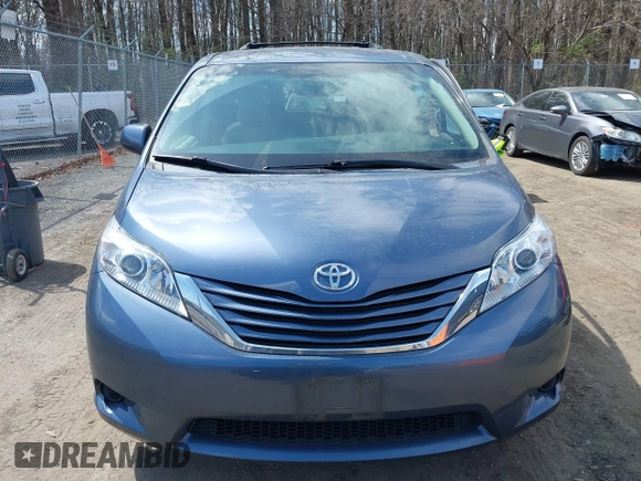 2015 Toyota Sienna LE AAS with VIN 5TDKK3DC8FS550190, listed as a IAAI auction lot 41924584 with 54,461 mi miles. Bid and sale history available at carsss.com. Image 12.