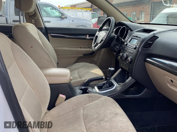 2012 Kia Sorento LX with VIN 5XYKT3A13CG306729, listed as a Copart auction lot 48946605 with 183,878 mi miles and Clean Title. Bid and sale history available at DreamBid. Image 5.