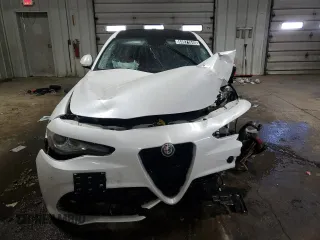 2018 Alfa Romeo Giulia Ti Sport with VIN ZARFAECN5J7576726, listed as a Copart auction lot 44971045 with Not provided miles and Clean title. Bid and sale history available at DreamBid. Image 5.
