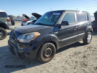 2012 Kia Soul with VIN KNDJT2A59C7747271, listed as a Copart auction lot 42005215 with 153,135 mi miles and Clean Title. Bid and sale history available at carsss.com. Image 1.