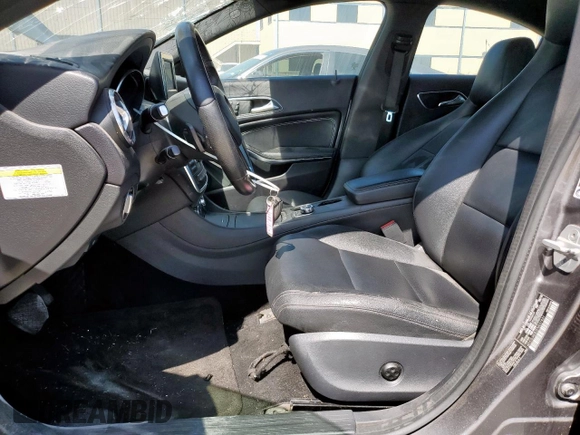 2014 Mercedes-Benz CLA 250 with VIN WDDSJ4EB2EN037431, listed as a Copart auction lot 61342525 with 118,093 mi miles and Clean title. Bid and sale history available at DreamBid. Image 7.